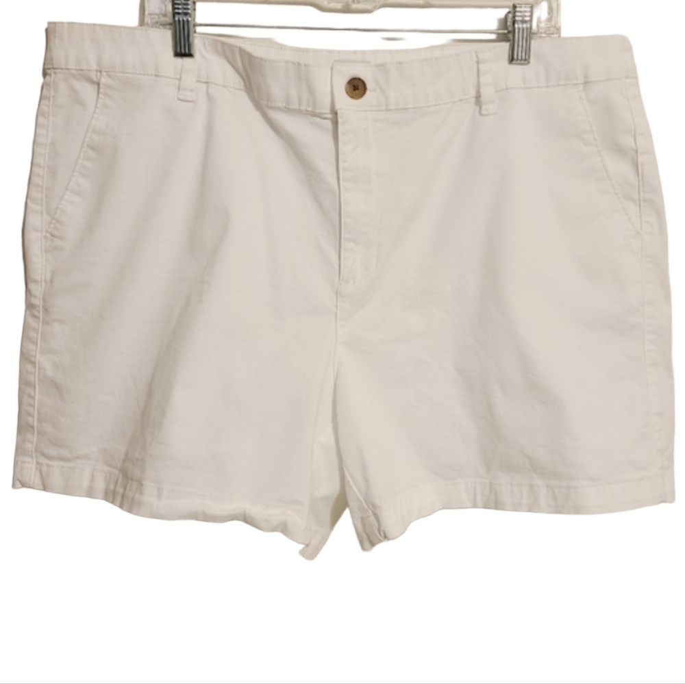 A New Day | Women's Classic White Vacation Stretch Shorts (Size 18)